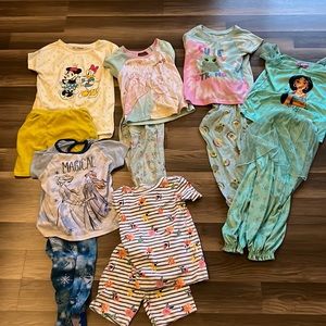 Lot of 6 pairs of girls pajamas sets pants shorts Disney princesses baby yoda
